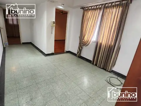 Casa 7 ambientes con 1 baño