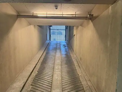 Cochera en Malabia 900