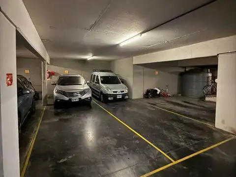 Cochera en Malabia 900