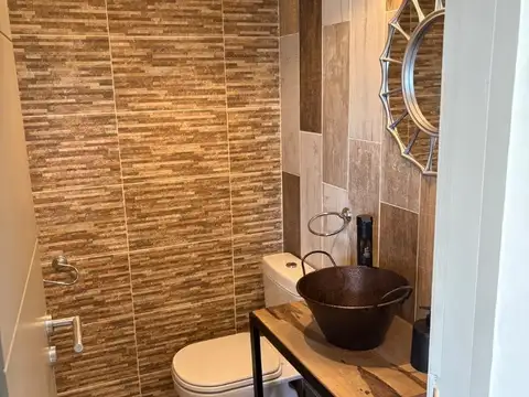 Casa 4 ambientes con 3 baños