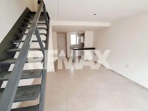 Depto Tipo Casa en Alquiler de 2 dormitorios
