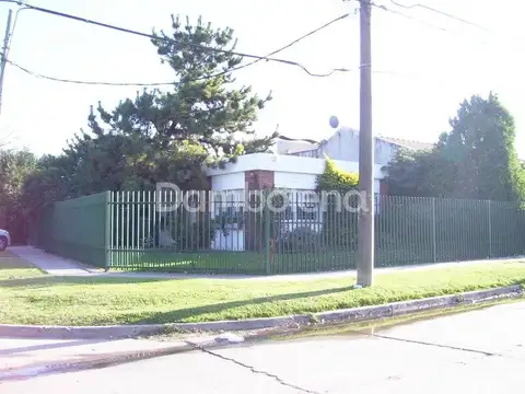 Casa  en Venta o permuta ubicado en Burzaco, Almirante Brown, G.B.A. Zona Sur