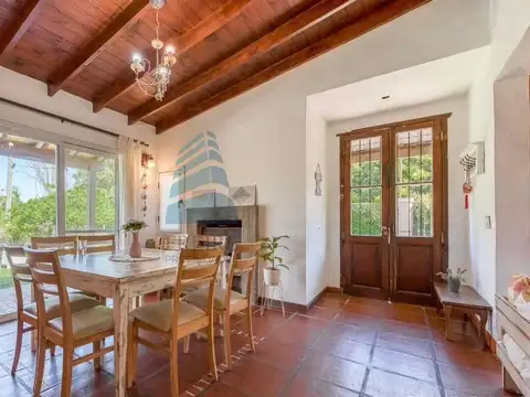 Venta Casa 4 ambientes en Barrio Parque Pero