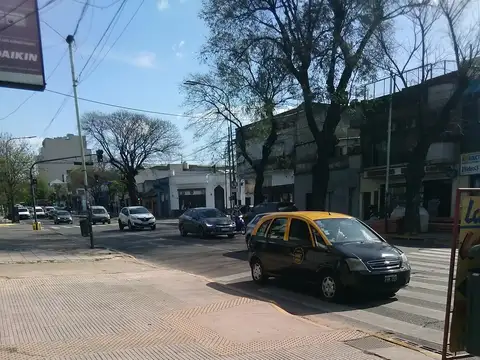Local en Alquiler en Parque Avellaneda, $ 600.000