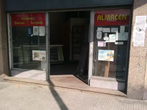 Local en Alquiler en Parque Avellaneda, $ 600.000