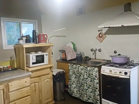 Casa 4 ambientes con 1 baño