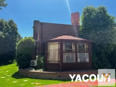 Casa 4 ambientes con 4 baños