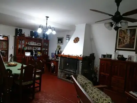 Depto Tipo Casa 4 ambientes con 2 baños