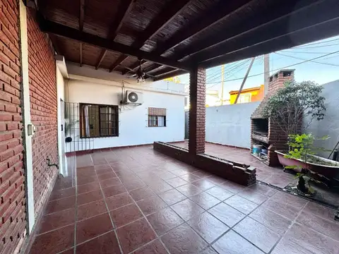 Casa 2 ambientes con 1 baño