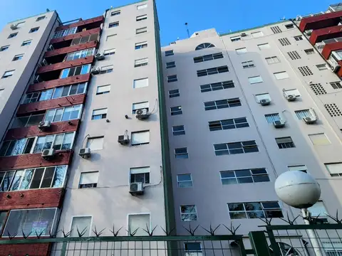 José Camilo Crotto 8049 , Piso 1