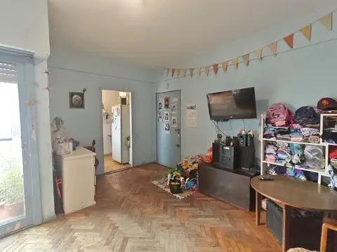 Avenida Mariano Acosta 100