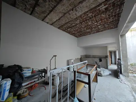 VENTA CASA DE ESTILO ARQUITECTÓNICO A TERMINAR - LOURDES