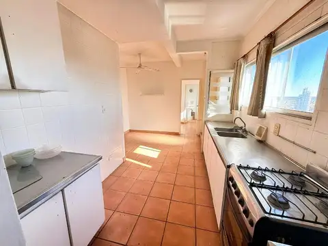 Hipólito Yrigoyen 1022