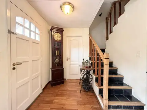 Casa 6 ambientes con 4 baños