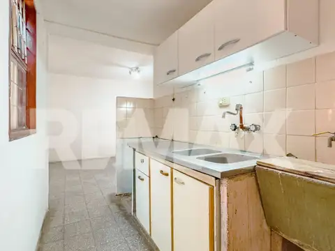 VENTA CASA EN BARRIO LOS PIONEROS, CENTENARIO
