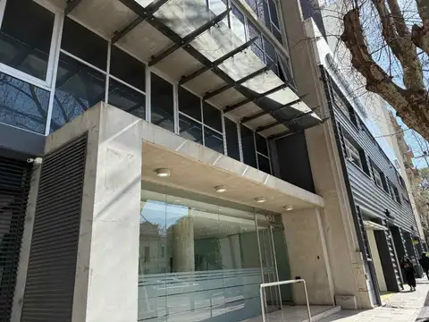 VENTA OFICINA PISO COMPLETO AZOPARDO 451