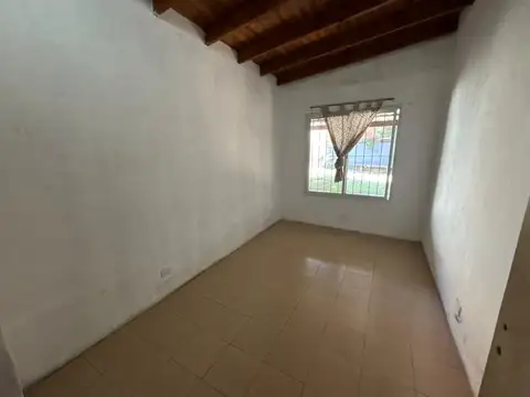 Casa en Alquiler con 1 cochera