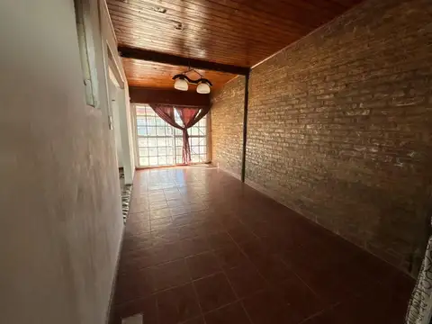 Casa 4 ambientes con 1 baño