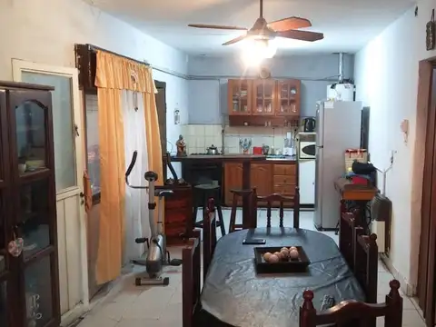 Casa 3 ambientes con 1 baño