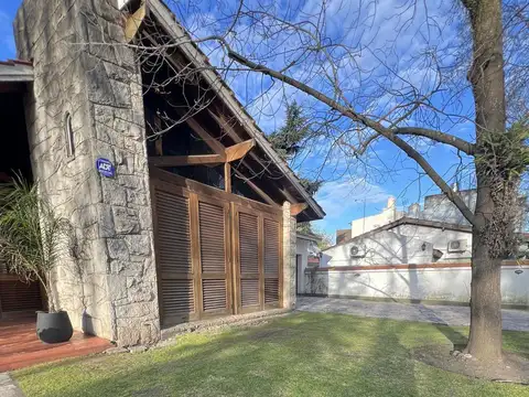 Casa 7 ambientes en alquiler en el Centro de Varela