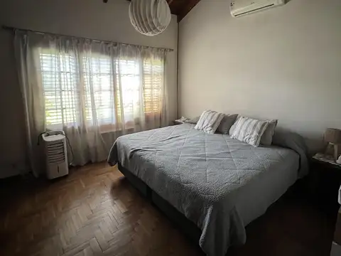 Casa 7 ambientes con 4 baños