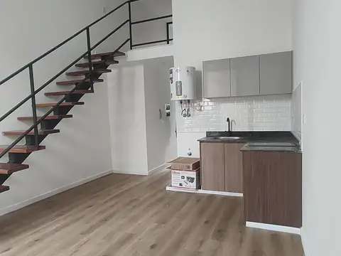 Depto Tipo Casa en Alquiler de 1 dormitorio