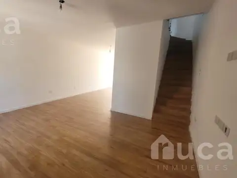 Casa 5 ambientes con 1 baño