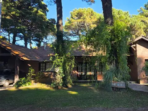 Casa 4 dormitorios en Barrio Nuevo Golf, Pinamar