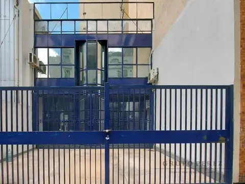 Local / Oficina / Depósito en Av. Independencia – 350 m² + 70 m² descubiertos