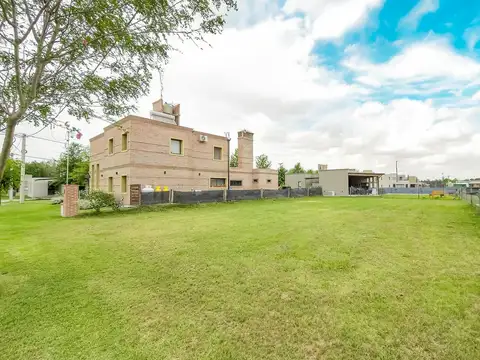 Venta Terreno en las Casuarinas Ibarlucea barrio Cerrado Logaritmo