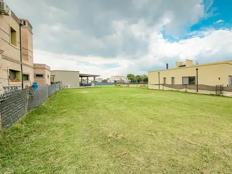 Venta Terreno en las Casuarinas Ibarlucea barrio Cerrado Logaritmo