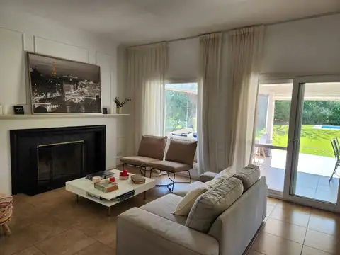Casa en Alquiler de 4 dormitorios