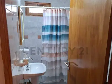 Casa en Venta con 8 cocheras