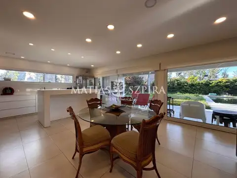 Casa en Venta en Francisco Alvarez, USD 249.000