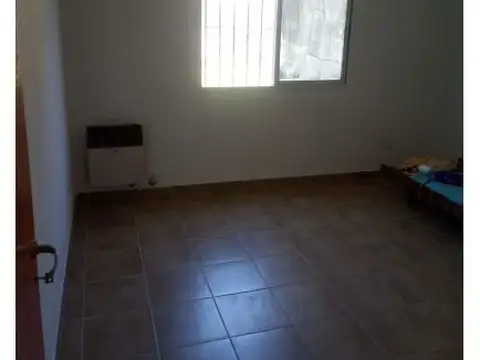 Zavalla. San Lorenzo 2676 Facultad de Agronomia. Un dormitorio. Salón, Cochera. Patio