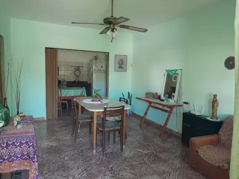 Casa 5 ambientes con 2 baños