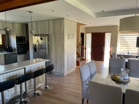 VENTA Chalet  en Indio Cua Country Club, con vista al Golf, de categoría  Dos Plantas