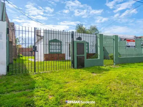 Venta Casa + Departamento / Gran Lote