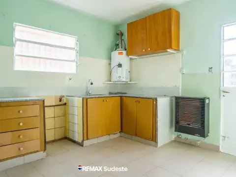 Casa 4 ambientes con 2 baños