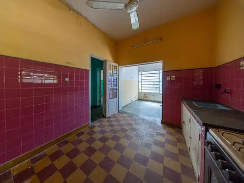 CASA AL FRENTE 1 DORM EN VENTA LA FLORIDA