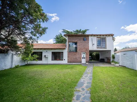 Casa en Venta con 1 cochera