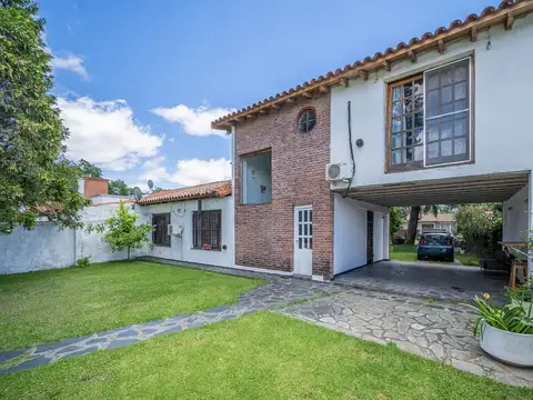 Casa 5 ambientes con 3 baños