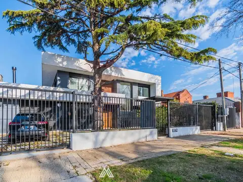 Casa en Venta en Carrasco , USD 795.000