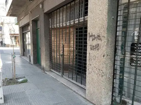 Venta - Local comercial en zona Outlet - 46 m2