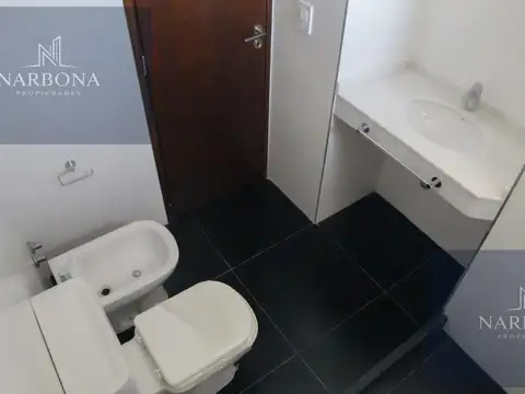 VENTA MONOAMBIENTE A ESTRENAR CON BALCÓN AL FRENTE EN BARRIO LOURDES.