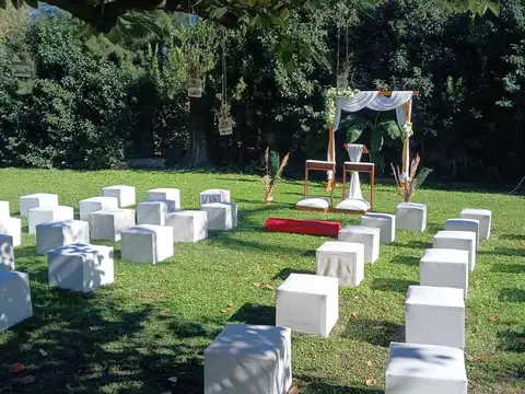 VENTA QUINTA CON PILETA Y AMPLIO JARDIN - 900m2