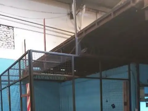 Galpon en Venta 86,60  mts Fondo