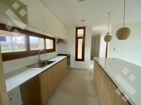 Casa en Alquiler A Estrenar