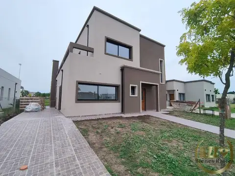 Casa en Venta en Presidente Derqui, USD 245.000
