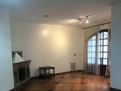 Casa en Alquiler en Olivos, USD 3.500